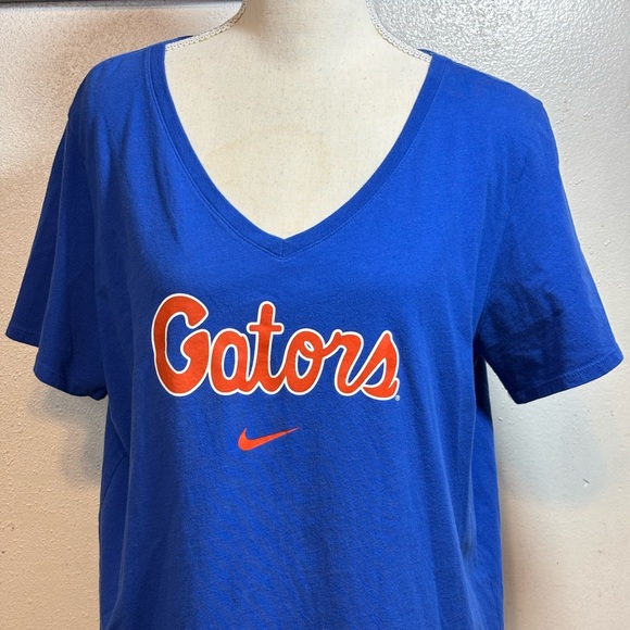 Nike Women's Blue Gators Tee - Picture 1 of 8